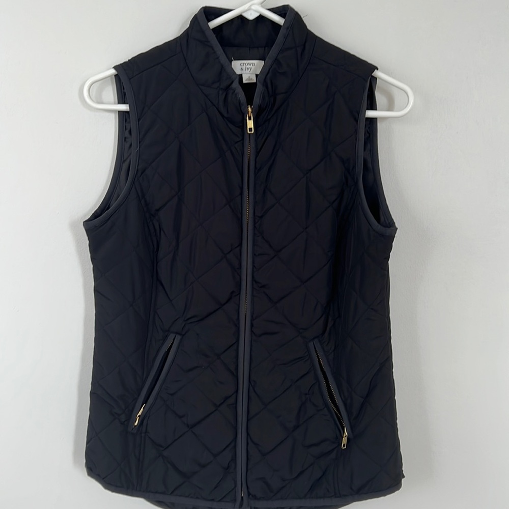Crown & Ivy Black Vest